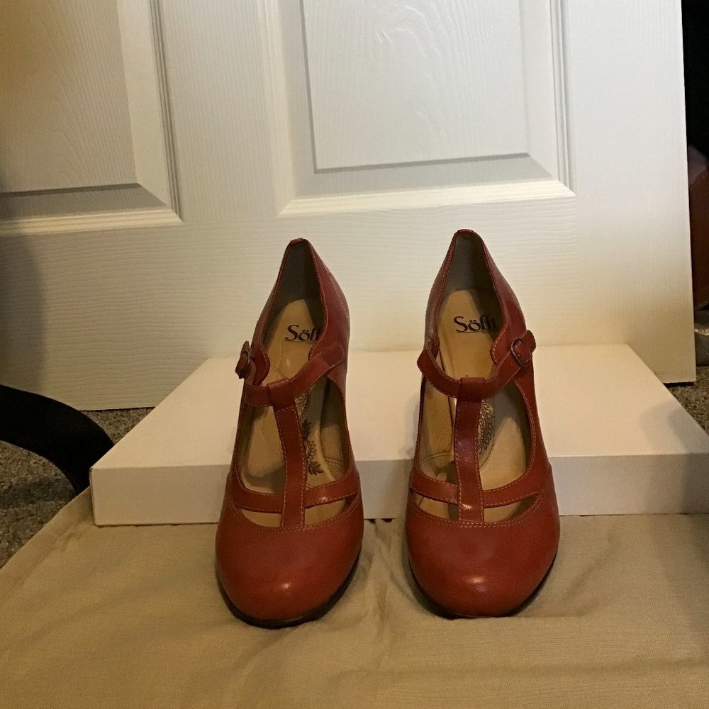 Women's Sofft Sz 9.5W Red Mary Jane Shoes
